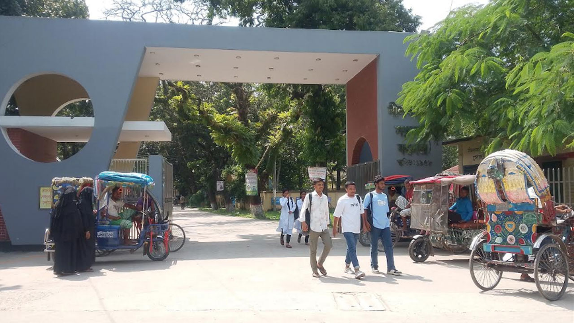 ১৮ হাজার শিক্ষার্থীর নীলফামারী সরকারি কলেজে শিক্ষক-শ্রেণিকক্ষ ও আবাসন সংকট